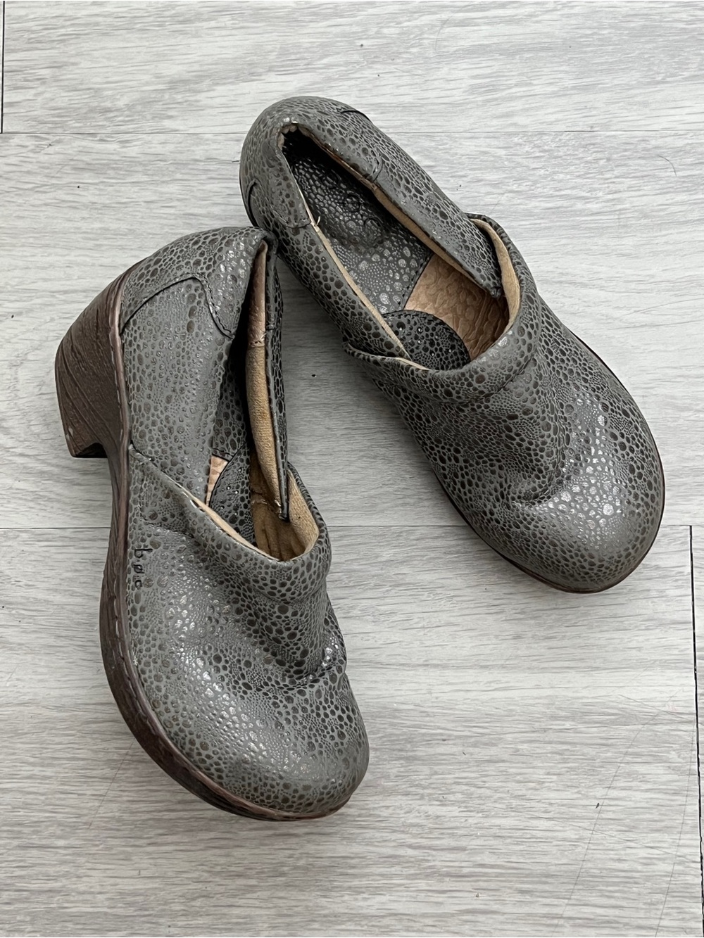 b.o.c. Born Concept 6.5 Gray Textured Platform Mary Jane Clog Heels